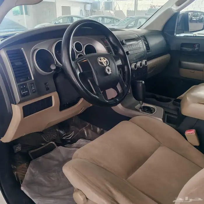 TOYOTA SEQUOIA 2016 KM 700 7