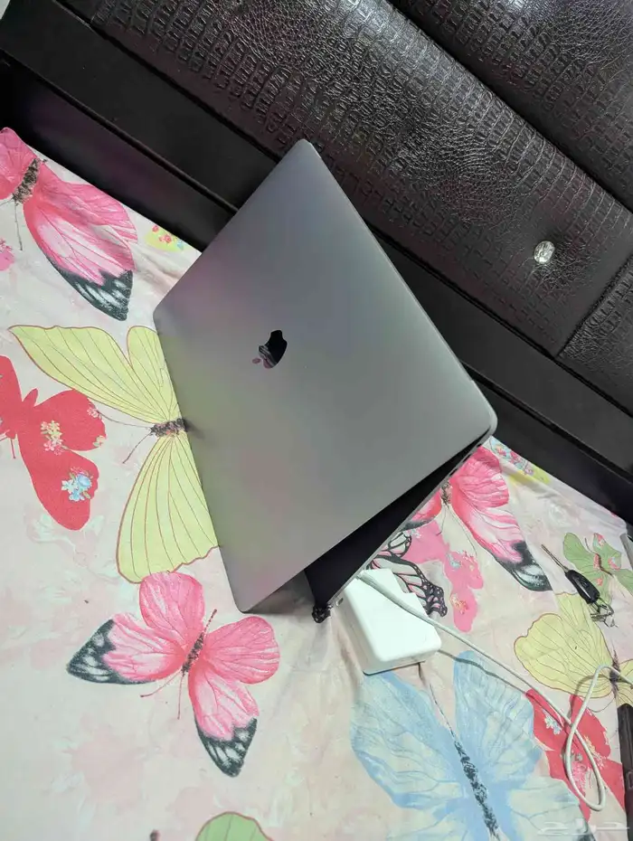 ابل ماك بوك برو اي i 9 ستوريج 500جيجابايت 2019 جده 1