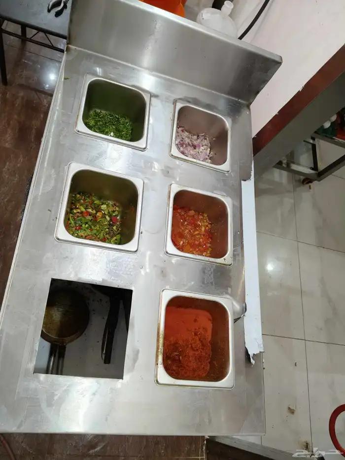 للبيع اغراض بوفية جديد استخدام شهر فقط 16