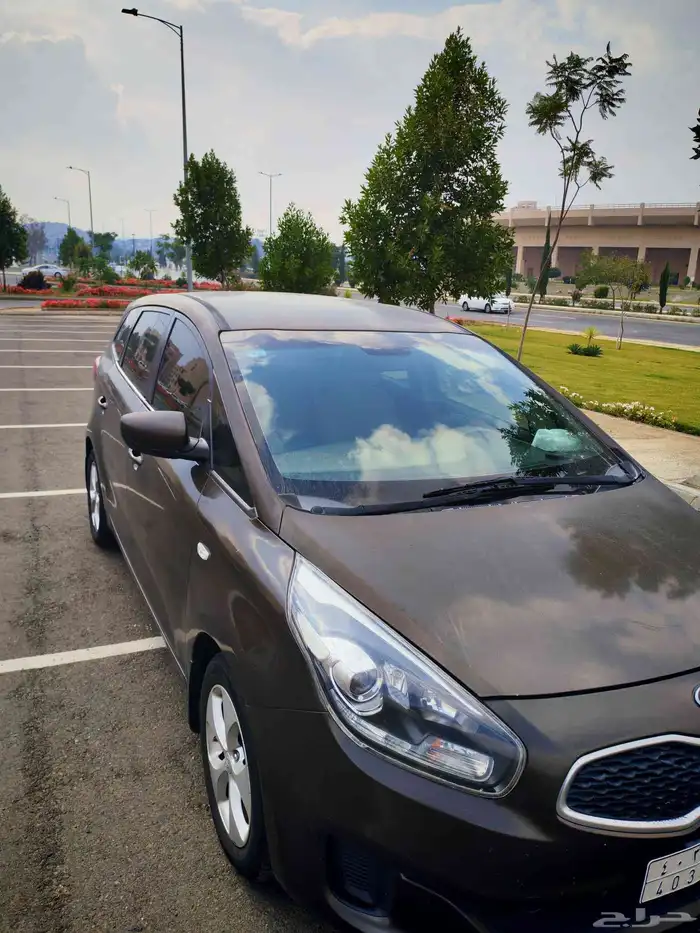 للبيع كيا كارينز موديل2014 5