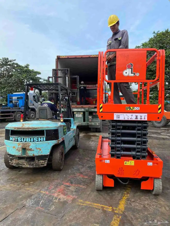 رافعه مقصيه 16متر كهرباء للايجار سيزرلفت 16متر للايجار 5