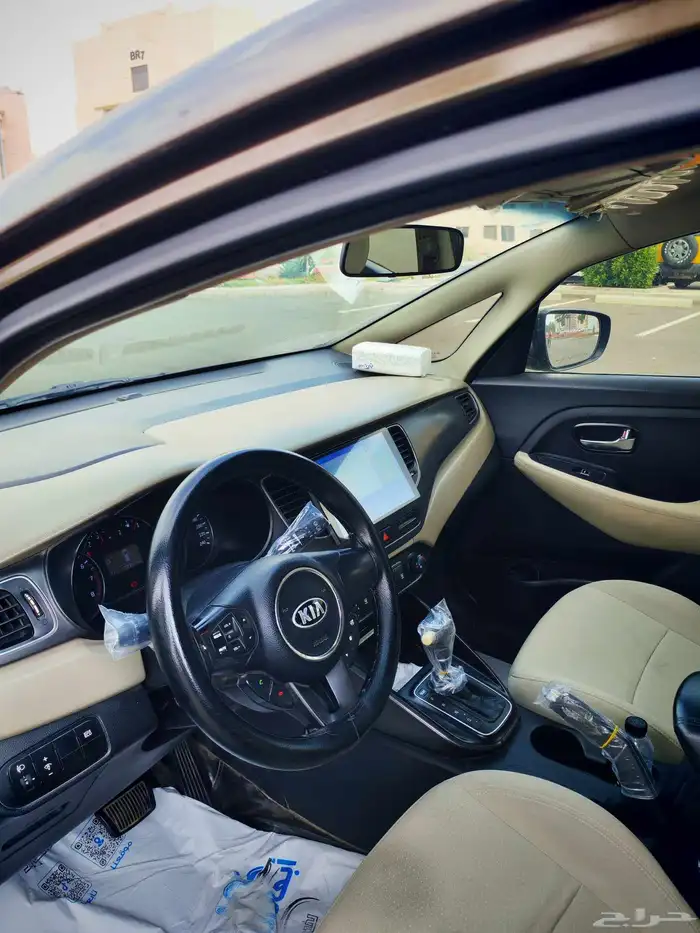 للبيع كيا كارينز موديل2014 18