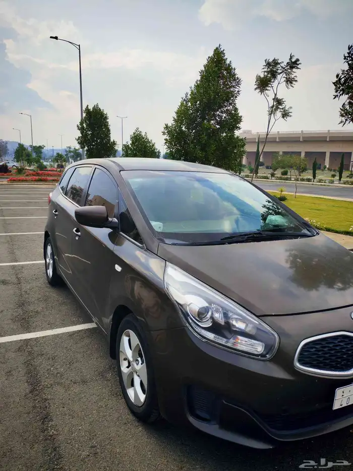 للبيع كيا كارينز موديل2014 24
