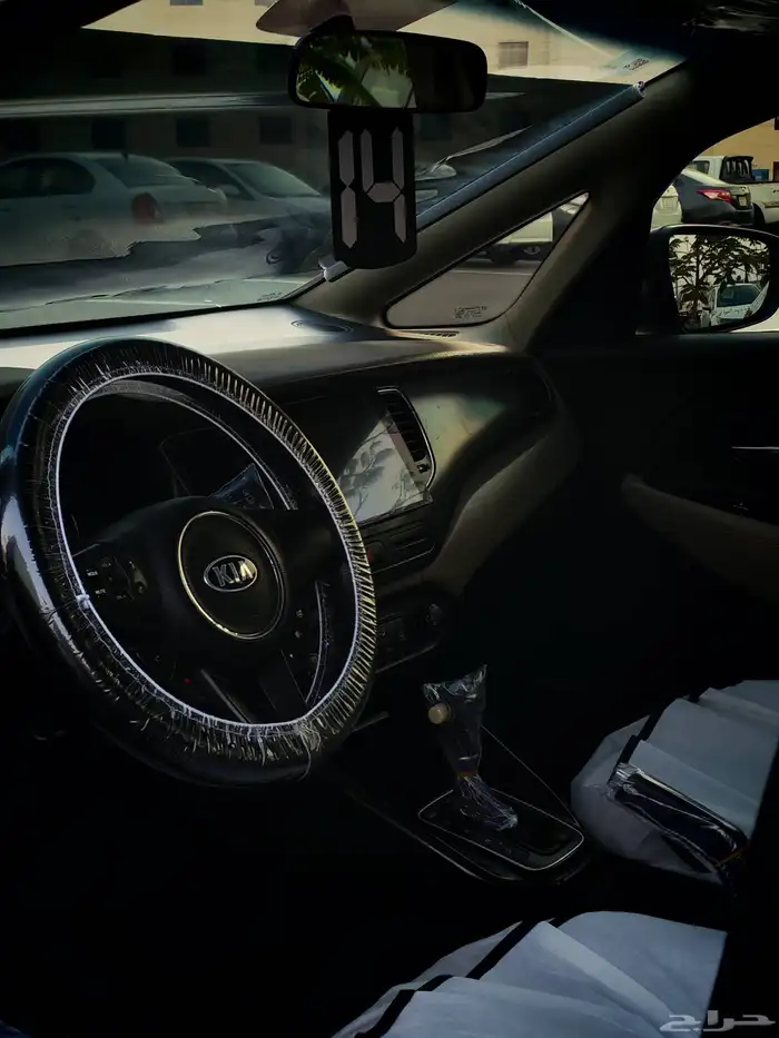 للبيع كيا كارينز موديل2014 0