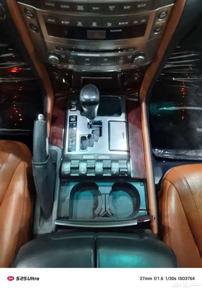 جيب لكزس LX570 موديل 2011 فل كامل شرط بدي ومحركات 9