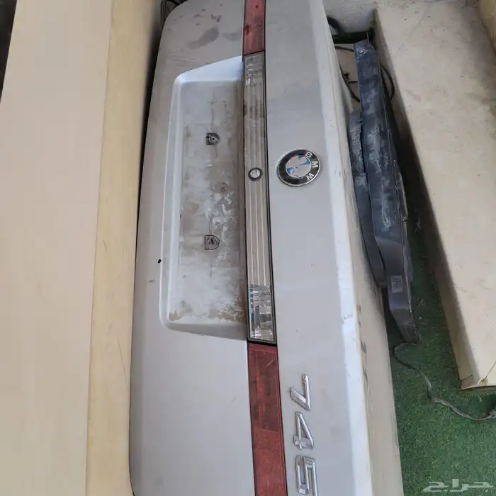 للبيع قطع غيار BMW وفورد ford موستنج وmg5 1