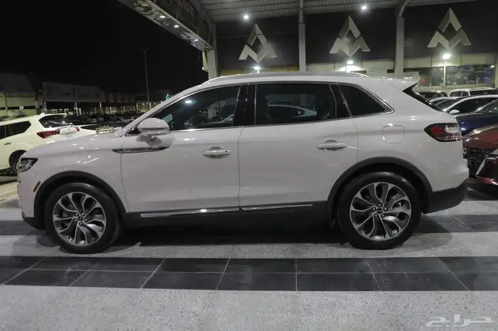 السيارات لينكون نوتيلوس موديل 2023 3