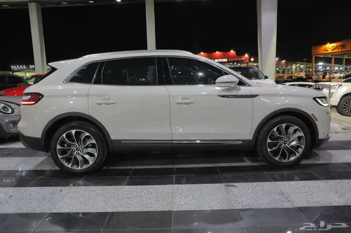 السيارات لينكون نوتيلوس موديل 2023 8