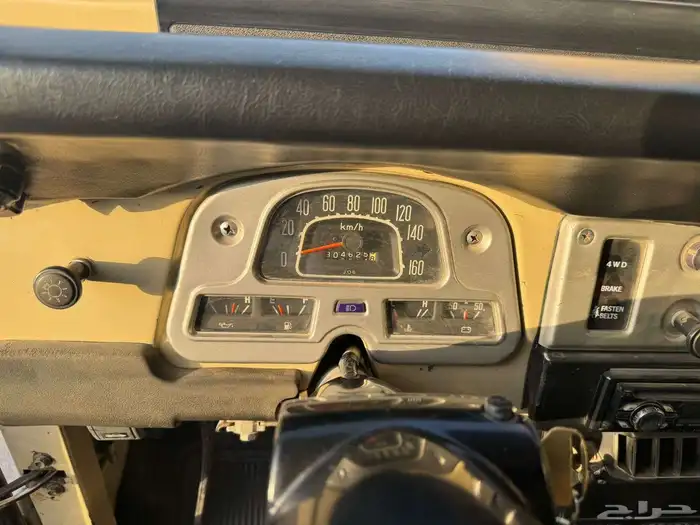 لاند كروزر 1984 نظيف 20