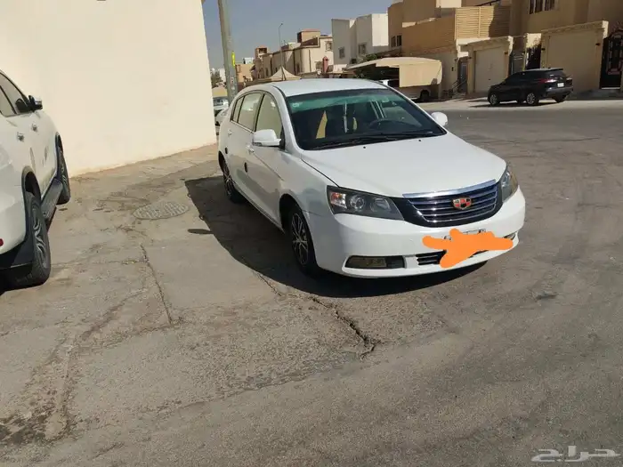 السلام عليكم ورحمة الله سيارة جيلي للبيع اللون ابيض المشئ 22 8
