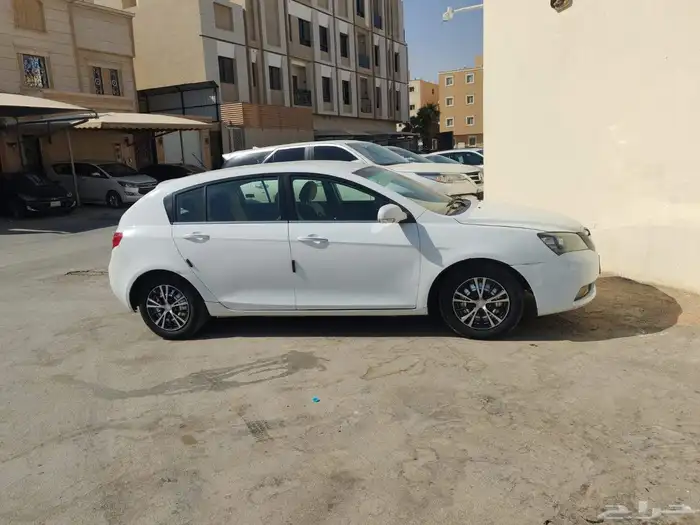 السلام عليكم ورحمة الله سيارة جيلي للبيع اللون ابيض المشئ 22 1