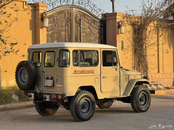 لاند كروزر 1984 نظيف 10