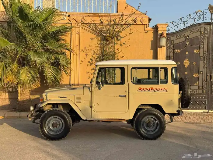 لاند كروزر 1984 نظيف 5
