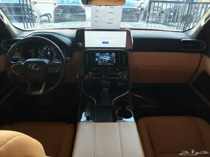 لكزس LX600 BB عداد 35 الف 2024 6