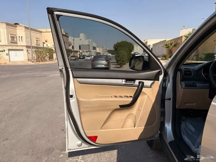 كيا سورنتو 2015 ممشي 134 الف 7 مقاعد 14