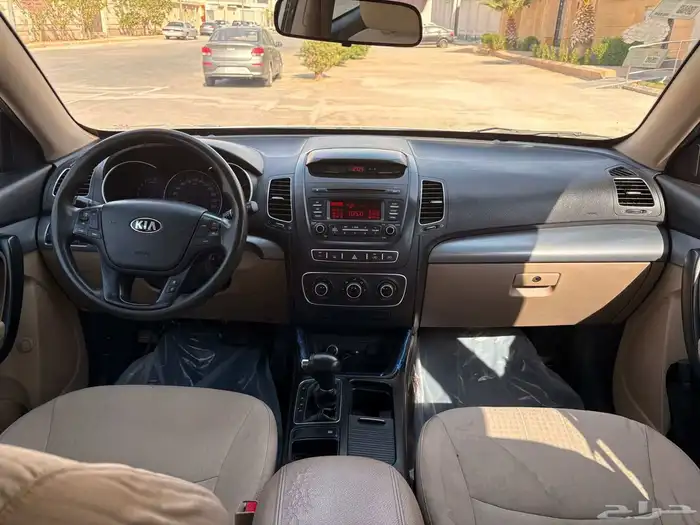 كيا سورنتو 2015 ممشي 134 الف 7 مقاعد 9