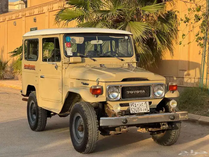 لاند كروزر 1984 نظيف 7