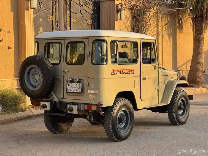 لاند كروزر 1984 نظيف 9