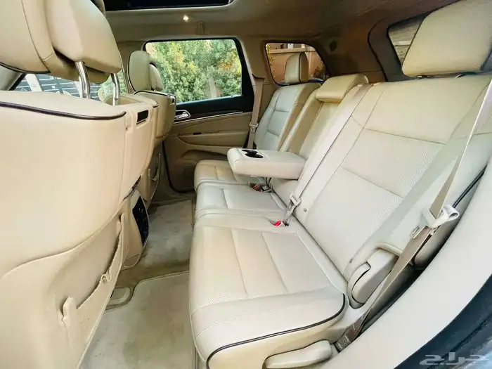 جيب جراند شيوكي اوفر لاند 2017 بحالة ممتازة 15