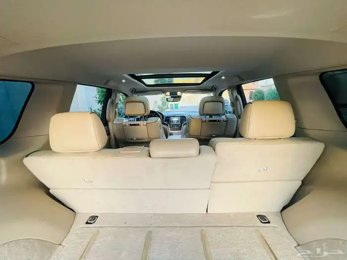 جيب جراند شيوكي اوفر لاند 2017 بحالة ممتازة 12