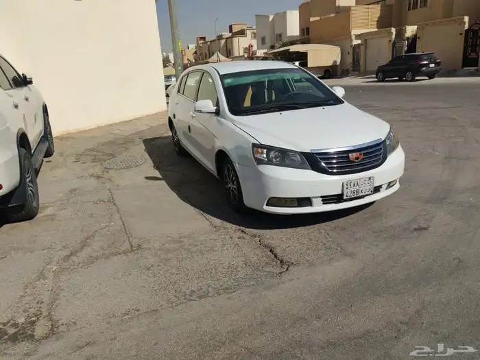 السلام عليكم ورحمة الله سيارة جيلي للبيع اللون ابيض المشئ 22 0