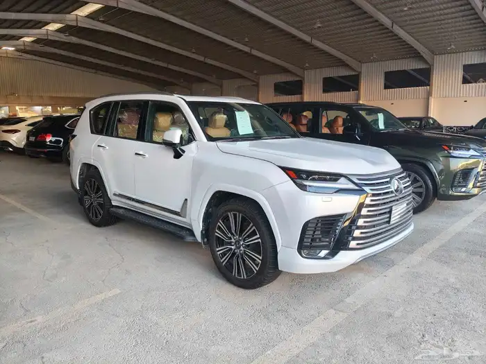 لكزس LX600 BB عداد 35 الف 2024 1