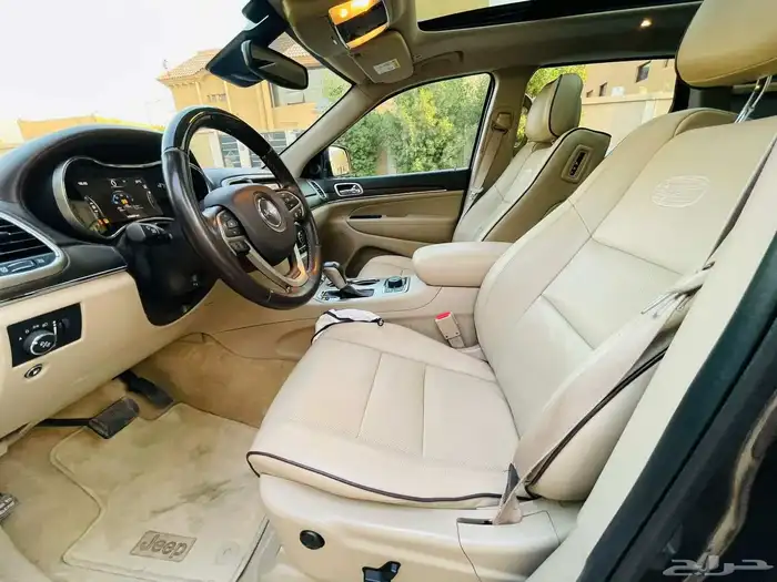 جيب جراند شيوكي اوفر لاند 2017 بحالة ممتازة 13