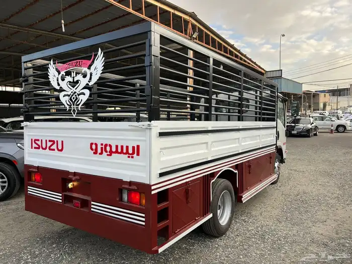 ايسوزو دينا 2025 4 طن صندوق شبك بسعر مميز 2