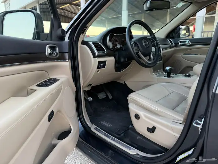 جيب شروكي - 2015 - سعودي - فل 9