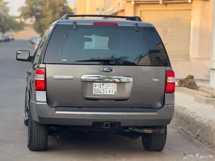 فورد اكسبيدشن 2013 قصير 8