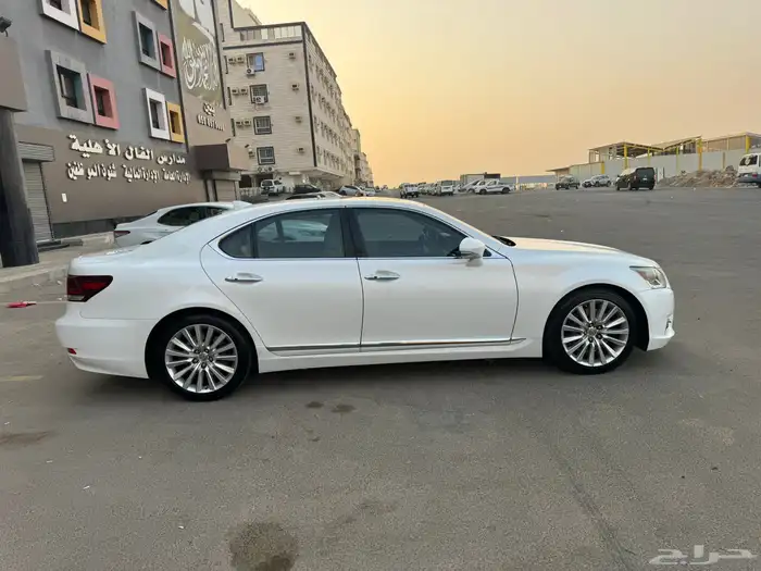 لكزس LS 460 2015 3