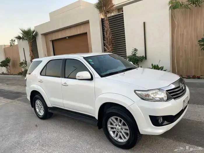 تويوتا فورتشنر 2015 دبل. نظيف جدا 3