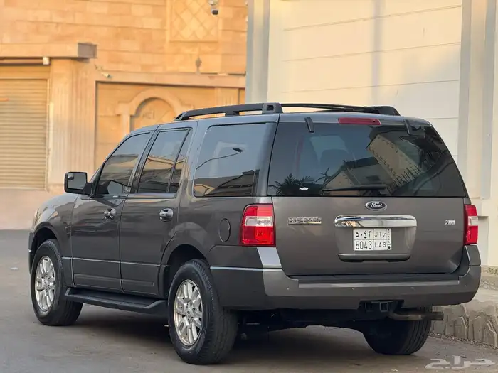 فورد اكسبيدشن 2013 قصير 5