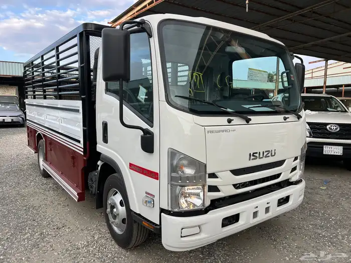 ايسوزو دينا 2025 4 طن صندوق شبك بسعر مميز 0