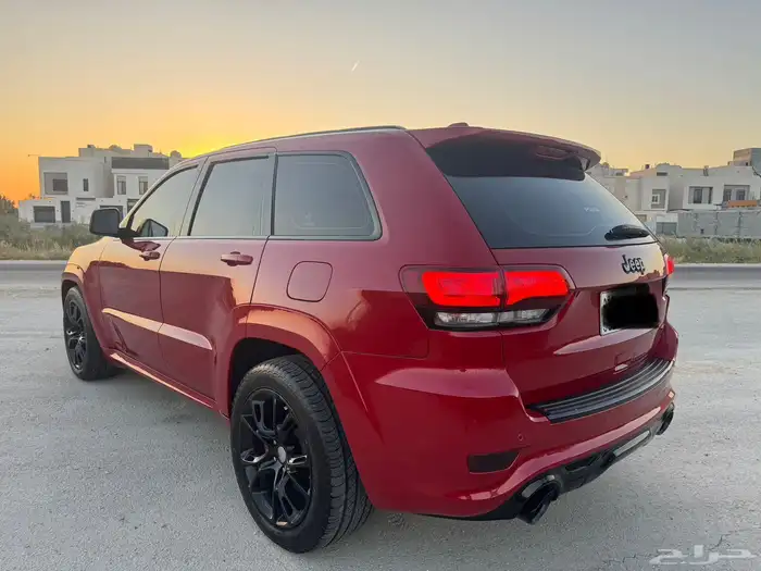 جيب جراند شروكيSRT 2015 13