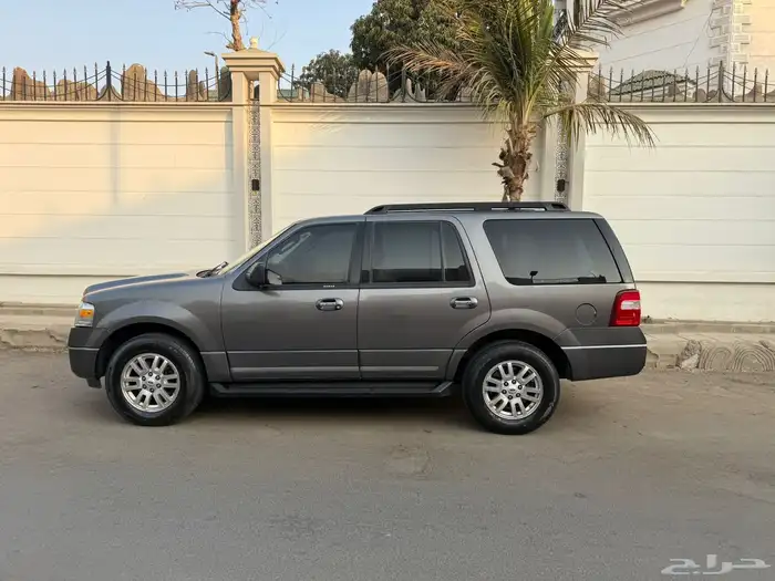 فورد اكسبيدشن 2013 قصير 10