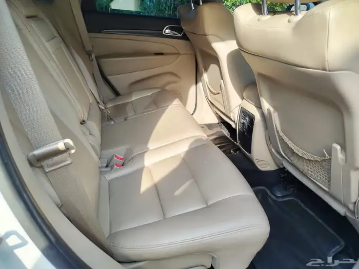 للبيع جيب جراند شيروكي موديل 2014 ثاني مالك 14