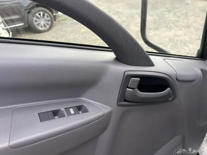 ايسوزو دينا 2025 4 طن صندوق شبك بسعر مميز 6