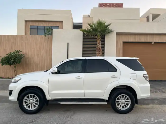 تويوتا فورتشنر 2015 دبل. نظيف جدا 2