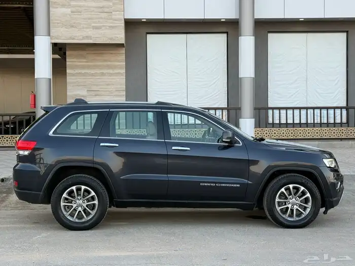 جيب شروكي - 2015 - سعودي - فل 3