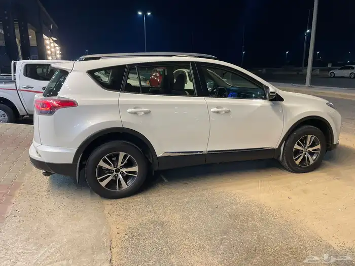 رافور موديل 2017 فل كامل مخمل عداد 86 الف بودي بلد 8