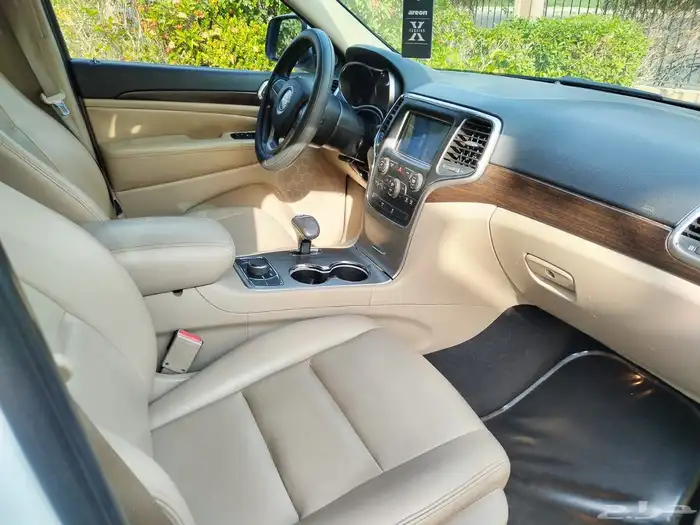 للبيع جيب جراند شيروكي موديل 2014 ثاني مالك 9