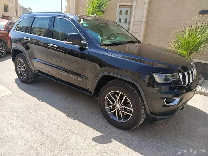 جيب قراند شيروكي 2018 م ليمتد فل 1