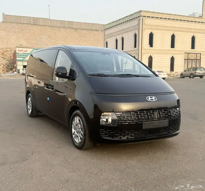 هونداي استاريا 2022 ديزل 12 راكب شبه جديد للبيع 2