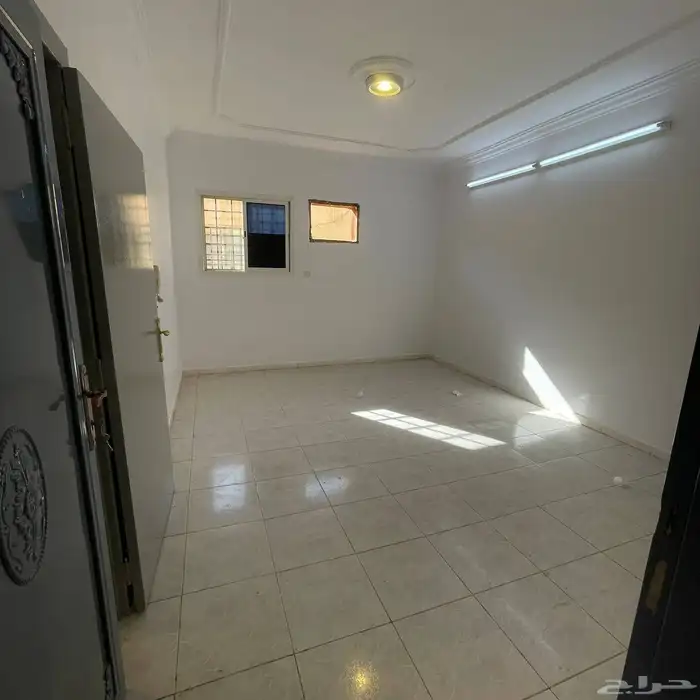 شقه للايجار حي طويق 7