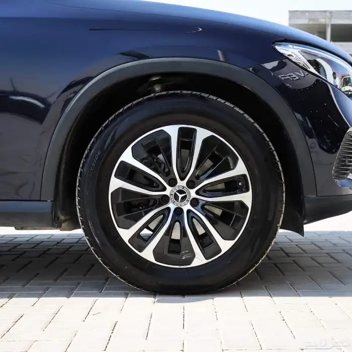 مرسيدس GLC200 كوبيه موديل 2024 عداد 13 الف كم 4