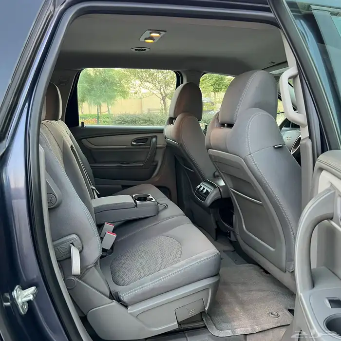 للبيع شيفروليه ترافيرس موديل 2014 من مبيعات حكومية 10