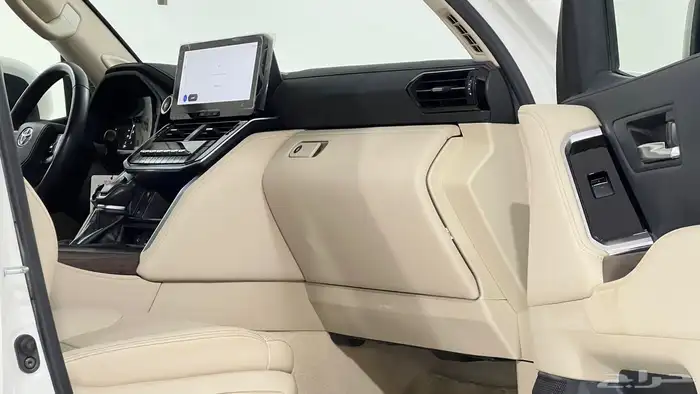تويوتا لاندكروزر GX.R2025 L5 بريمي فل كامل تنفس طبيعي 9