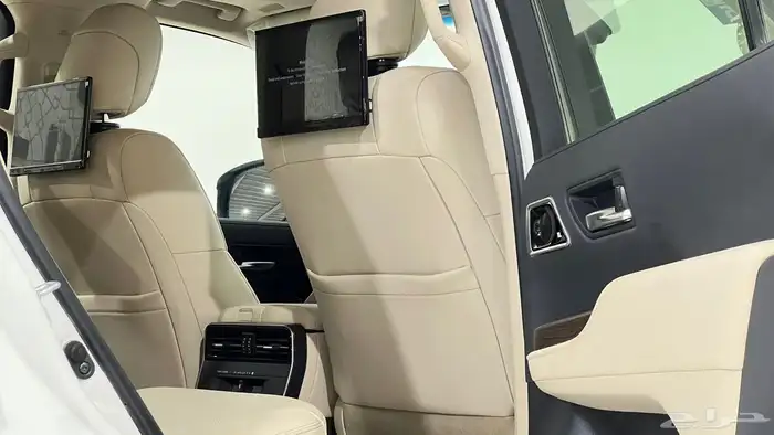 تويوتا لاندكروزر GX.R2025 L5 بريمي فل كامل تنفس طبيعي 11