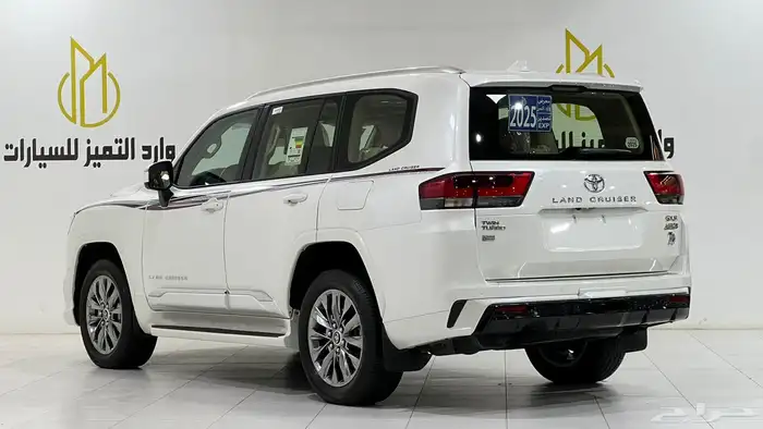 تويوتا لاندكروزر GX.R2025 L5 بريمي فل كامل تنفس طبيعي 3